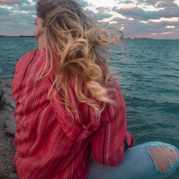 Kiss and tell Pullover beach coverup - Picture 3 of 6